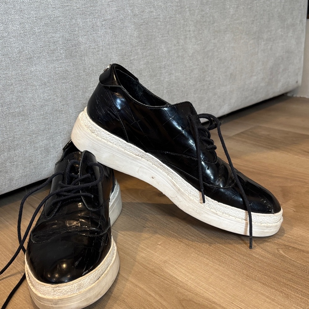 The Wishbone Collection shoes